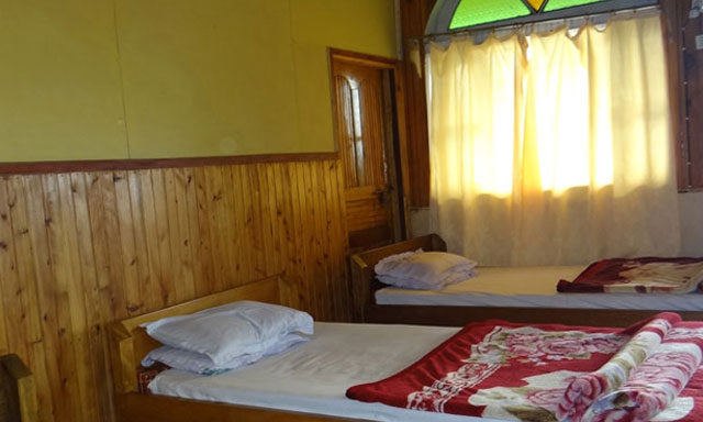 Hornbillnest Homestay bed room image at Latpanchar