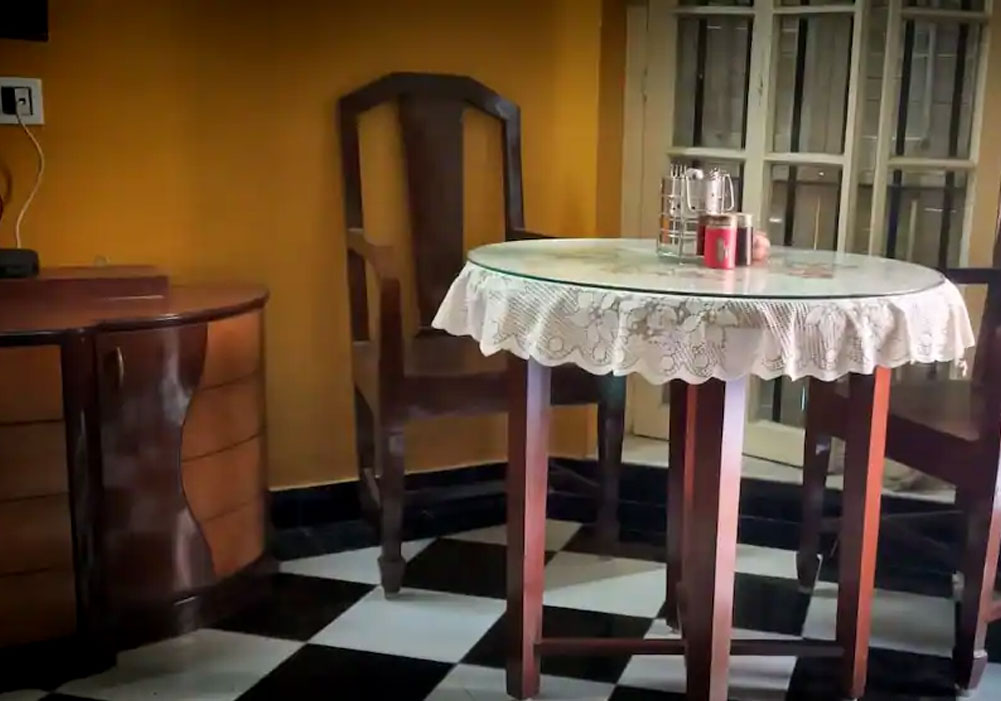 Oh-Kolkata Sutanati Homestay heritage tea table