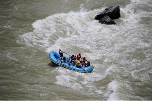 Rafting over the teesta river