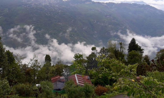 One of the best place to see Kangchenjunga from Dawaipani