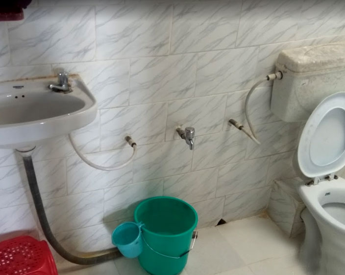 Tashi Homestay nice bathroom