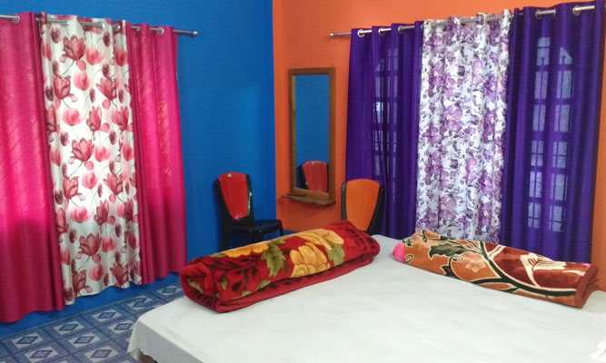 Large double beaded room in Trinayani Homestay